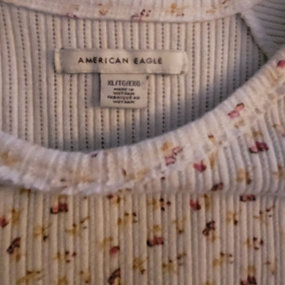 American Eagle shirt - Picture 2 of 2